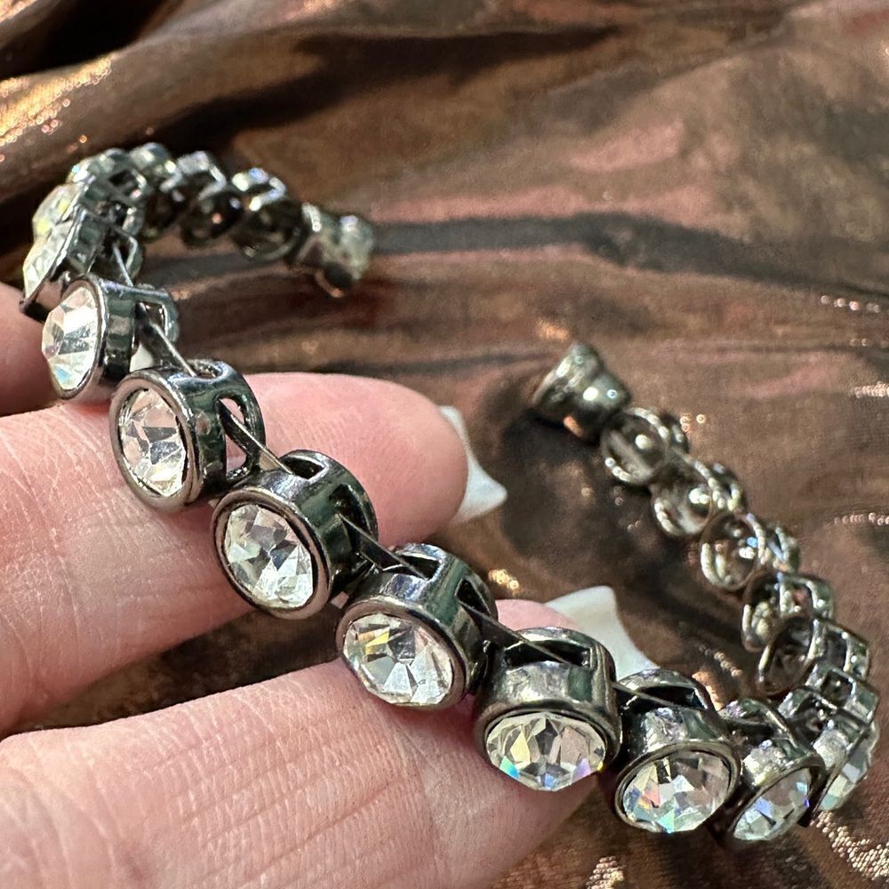 Carolee VH1 Save the Music
Crystal Bracelet - Gunmetal Tone,
Excellent Condition